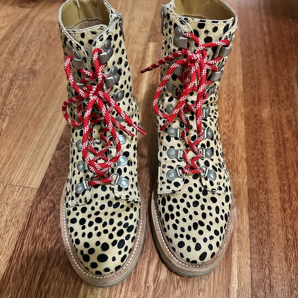 Dolce vita size 8 calf hair leopard print combat boots
